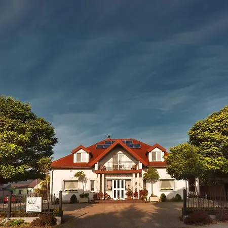 Hubertus ホテル Wola Rzędzińska